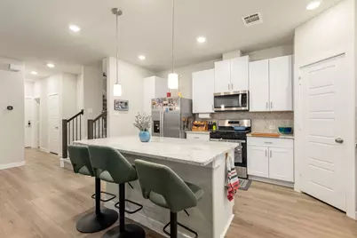 3104 Valley Peak Drive, Houston, TX 77063 - Photo 6