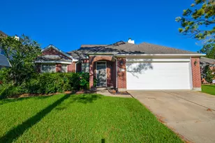 811 Spring Valley Ct, Sugar Land, TX 77479 - Photo 4