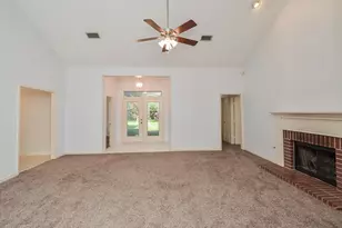 811 Spring Valley Ct, Sugar Land, TX 77479 - Photo 8