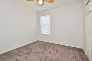 811 Spring Valley Ct, Sugar Land, TX 77479 - Photo 18