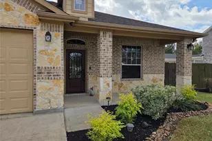 306 Masterson St, Arcola, TX 77583 - Photo 2