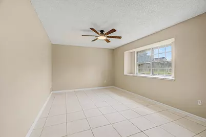 110 Mockingbird Lane, Clute, TX 77531 - Photo 6