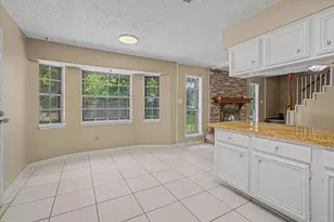 110 Mockingbird Ln, Clute, TX 77531 - Photo 20