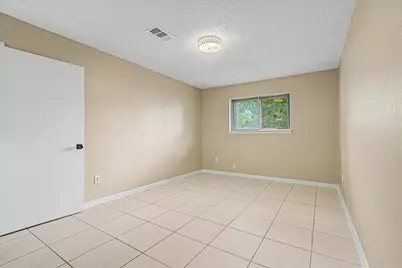 110 Mockingbird Lane, Clute, TX 77531 - Photo 30