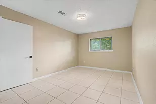 110 Mockingbird Ln, Clute, TX 77531 - Photo 30