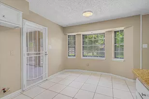110 Mockingbird Ln, Clute, TX 77531 - Photo 22