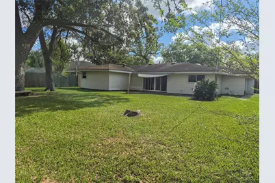 613 Magnolia, Lake Jackson, TX 77566 - Photo 24