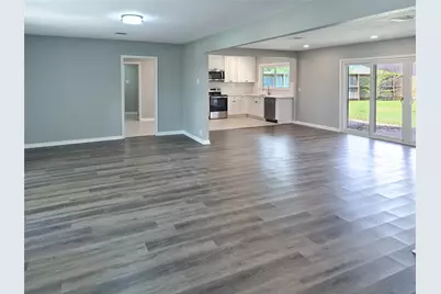 613 Magnolia, Lake Jackson, TX 77566 - Photo 4