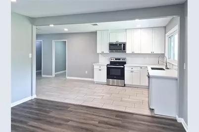 613 Magnolia, Lake Jackson, TX 77566 - Photo 8