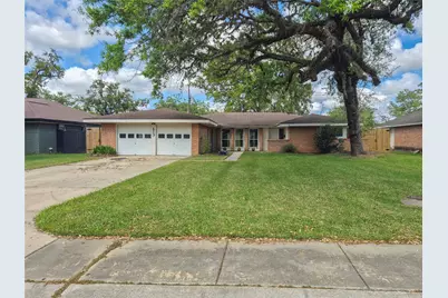 613 Magnolia, Lake Jackson, TX 77566 - Photo 1