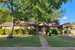 206 Valley Ln, Crockett, TX 75835 - Photo 2