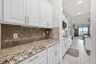 9823 Oaklawn Dr, Mont Belvieu, TX 77523 - Photo 14