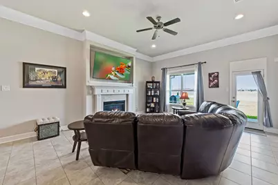 9823 Oaklawn Drive, Mont Belvieu, TX 77523 - Photo 16