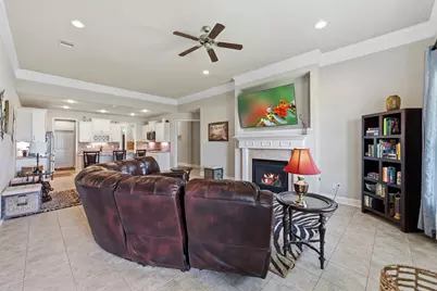9823 Oaklawn Drive, Mont Belvieu, TX 77523 - Photo 18