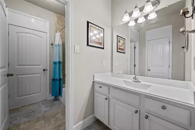 9823 Oaklawn Drive, Mont Belvieu, TX 77523 - Photo 28