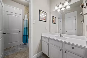 9823 Oaklawn Dr, Mont Belvieu, TX 77523 - Photo 28