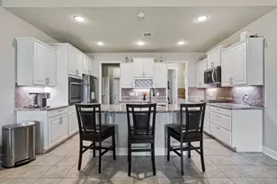 9823 Oaklawn Dr, Mont Belvieu, TX 77523 - Photo 12