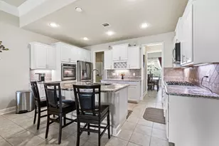 9823 Oaklawn Dr, Mont Belvieu, TX 77523 - Photo 10