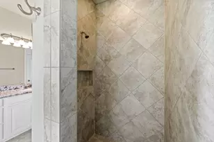 9823 Oaklawn Dr, Mont Belvieu, TX 77523 - Photo 24