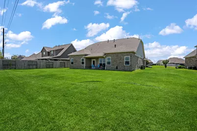 9823 Oaklawn Drive, Mont Belvieu, TX 77523 - Photo 34