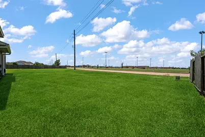 9823 Oaklawn Drive, Mont Belvieu, TX 77523 - Photo 36