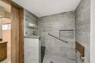 410 Riverside Dr, Alvin, TX 77511 - Photo 22