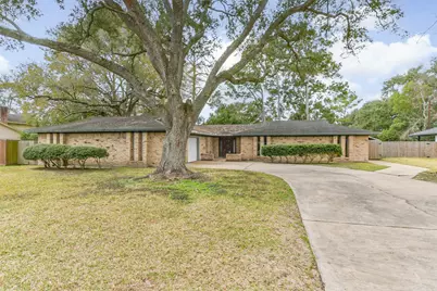 410 Riverside Drive, Alvin, TX 77511 - Photo 2