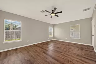 5817 Village Grove Dr, Pearland, TX 77581 - Photo 32