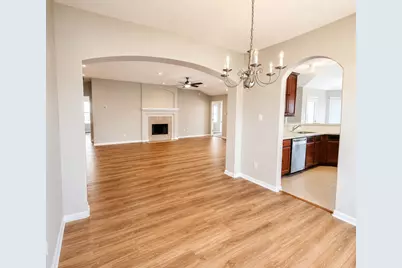 5817 Village Grove Drive, Pearland, TX 77581 - Photo 14