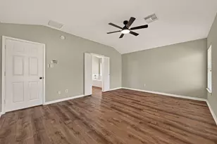 5817 Village Grove Dr, Pearland, TX 77581 - Photo 8