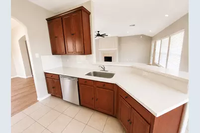 5817 Village Grove Drive, Pearland, TX 77581 - Photo 8