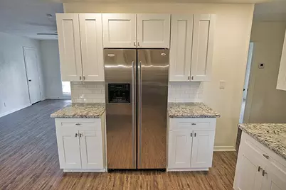 906 Avenue A, Sweeny, TX 77480 - Photo 6