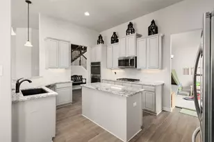 13126 Chateau Landing Dr, Texas City, TX 77568 - Photo 10