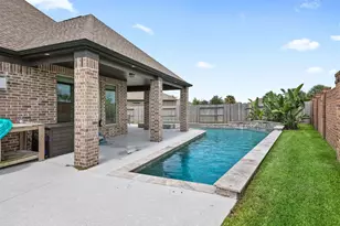 13126 Chateau Landing Dr, Texas City, TX 77568 - Photo 32