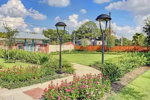 206 Fulton Station Dr, Houston, TX 77009 - Photo 16