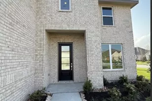 1370 S Shepard Dr, Dayton, TX 77535 - Photo 2
