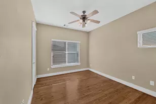 205 Riley Ln, Houston, TX 77003 - Photo 26