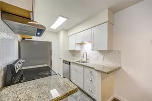 2120 Wilcrest Dr, Houston, TX 77042 - Photo 8