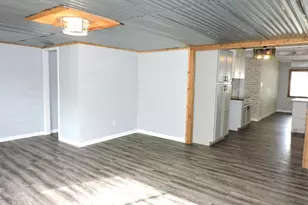 2227 10th St, Port Neches, TX 77651 - Photo 10
