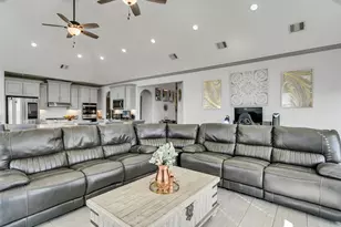 14323 Blanco Dr, Baytown, TX 77523 - Photo 16