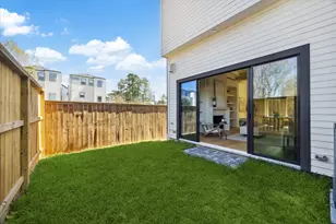 5315 Lambeth Riverside Dr, Houston, TX 77091 - Photo 18