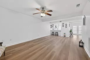 724 Country Pl Dr, Houston, TX 77079 - Photo 2