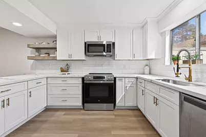 724 Country Place Drive #E, Houston, TX 77079 - Photo 12