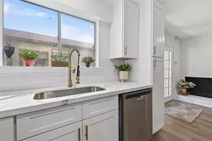 724 Country Pl Dr, Houston, TX 77079 - Photo 16