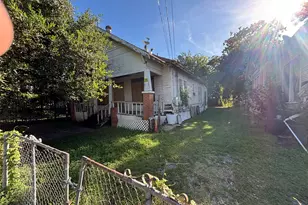 1918 Everett St, Houston, TX 77009 - Photo 2