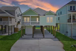 22807 Cuadro St, Galveston, TX 77554 - Photo 2