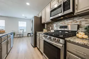 1304 Robin St, Houston, TX 77019 - Photo 12