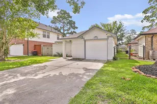 2810 Spring Dusk Ln, Spring, TX 77373 - Photo 2