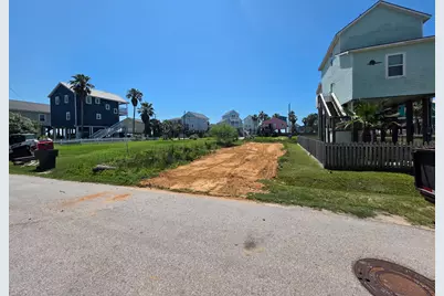 11213 Reagor Way, Galveston, TX 77554 - Photo 2
