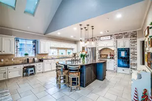 7 Deer Lake Ct, The Woodlands, TX 77381 - Photo 6